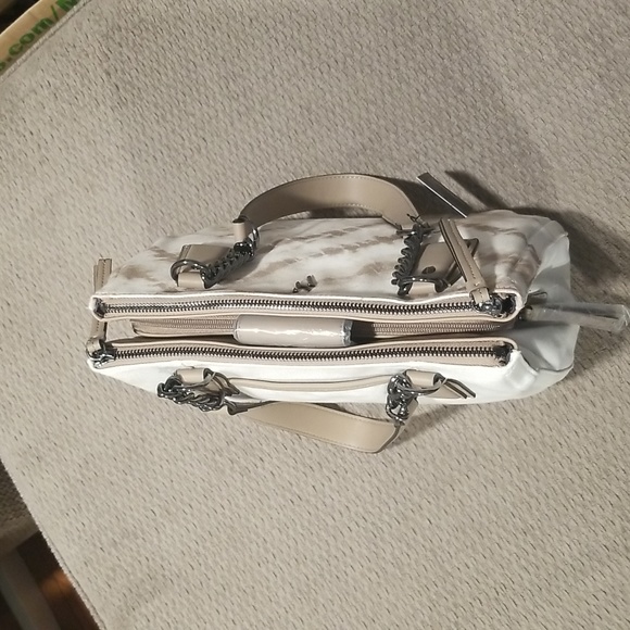 Vera Wang Satchel Purse - Picture 4 of 16